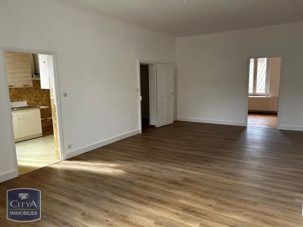 À louer : Charmant appartement T4 situé en plein coeur de....