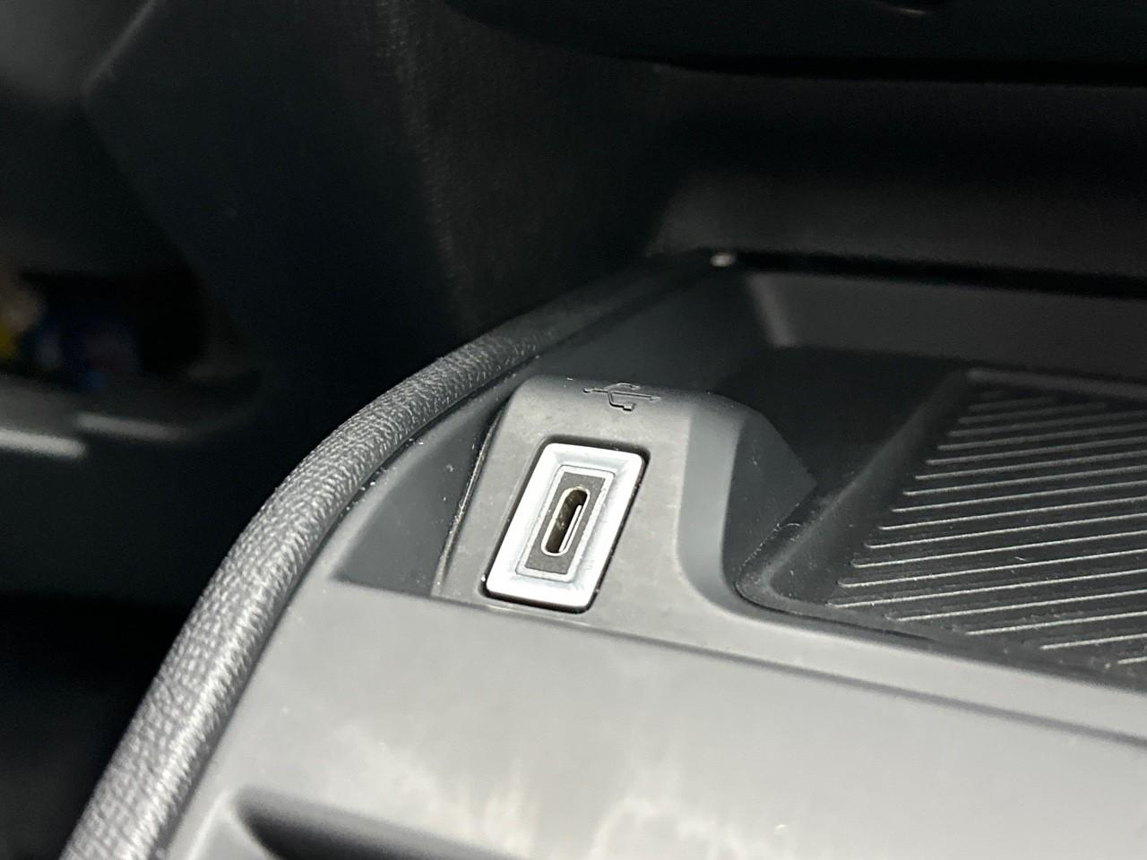 Citroën C4 X hybride 145 ch e-dcs6 plus — photo 26