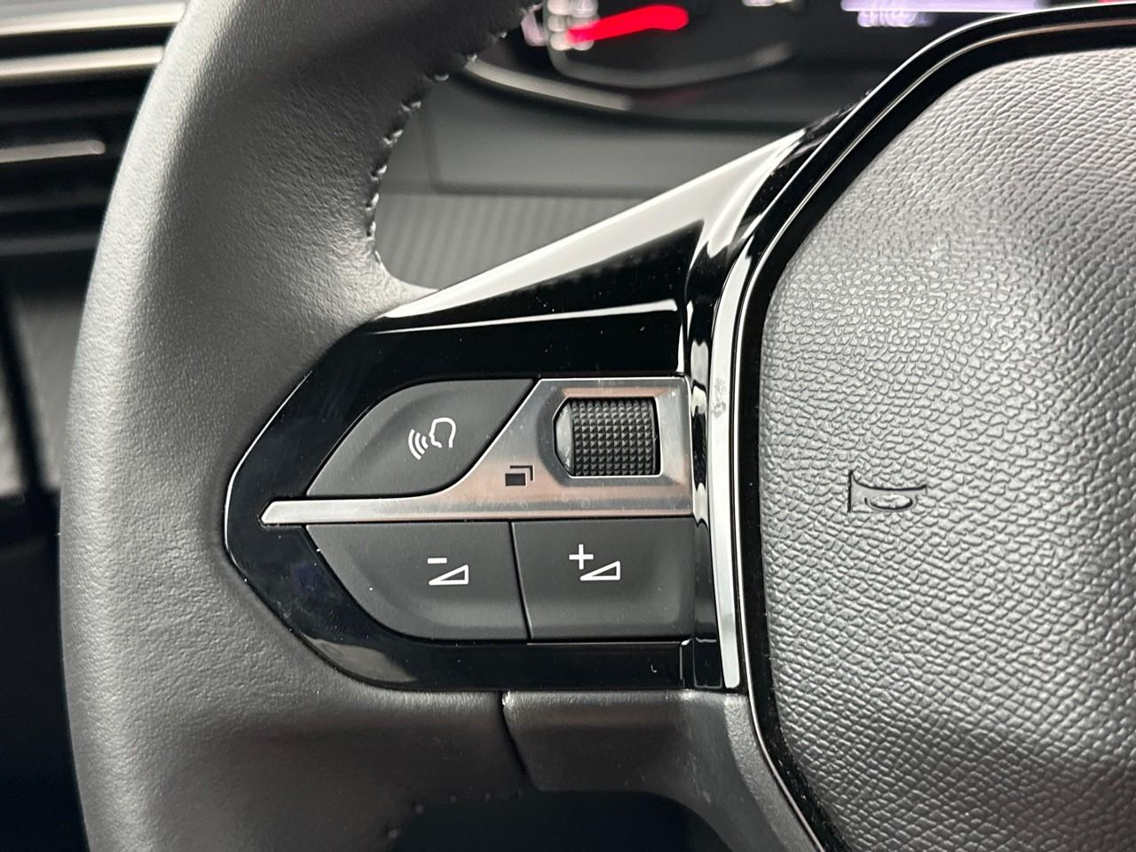 Peugeot 2008 100 s&s bvm6 style — photo 20