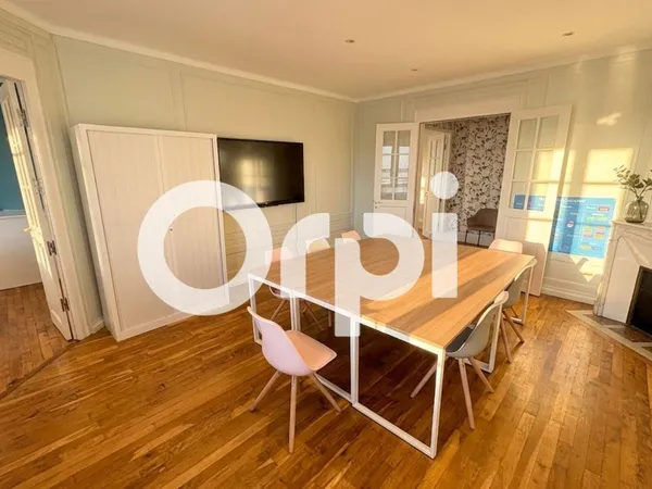 Appartement 4 pièces 181 m²