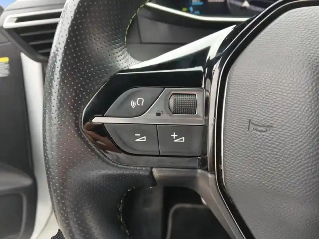 Peugeot 208 electrique 50 kwh 136ch gt — photo 19