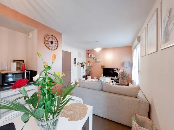 Myans - T2 lumineux de 35m2 avec grand balcon, vue montagnes
