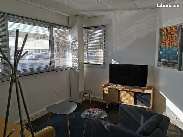 Bureaux professionnels à Nantes - mobilier disponible