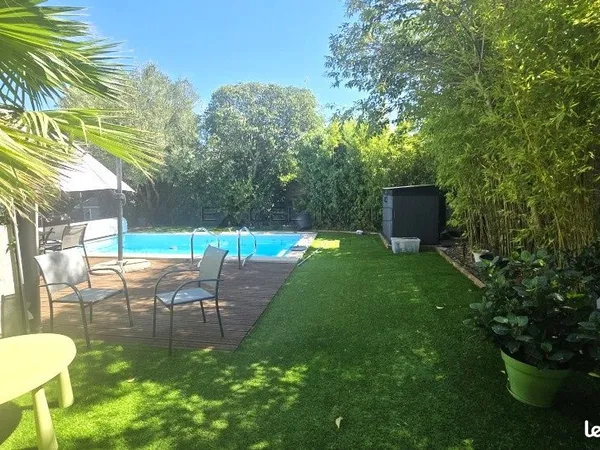 Villa 6 pièces 196 m²