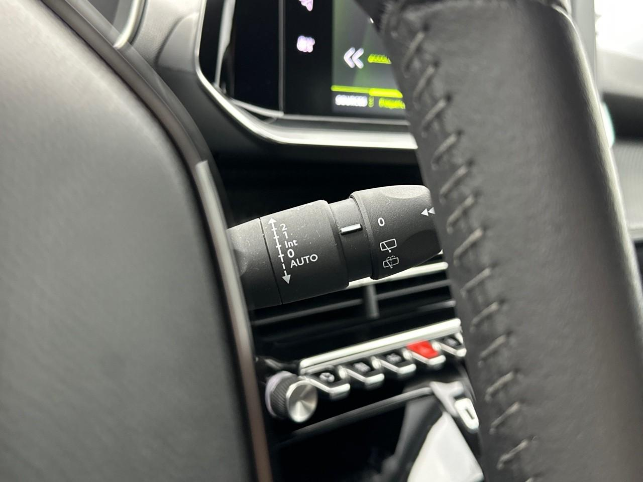 Peugeot 2008 puretech 130 s&s bvm6 allure pack — photo 20