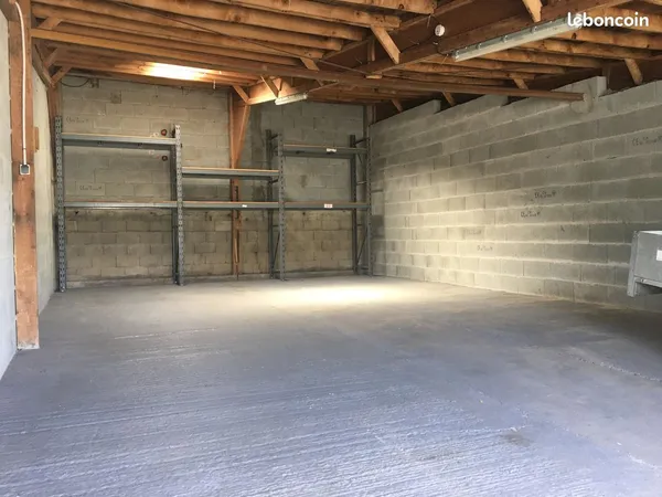 Grand garage 50m2