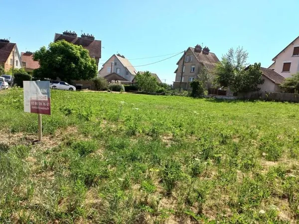 Terrain à bâtir - 750 m²