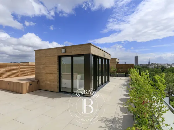 Rooftop d'exception avec terrasse 6 pièces / Neuilly-sur-Seine