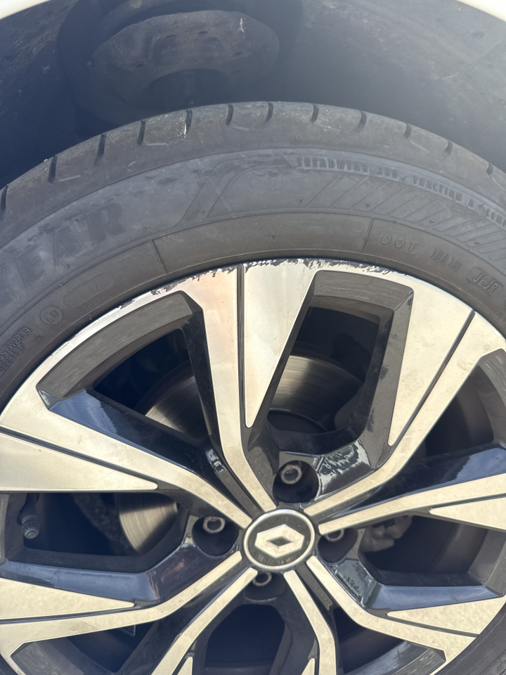 Renault Clio TCe 90 — photo 27