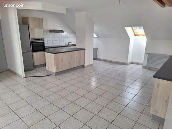 T4 semi meublé