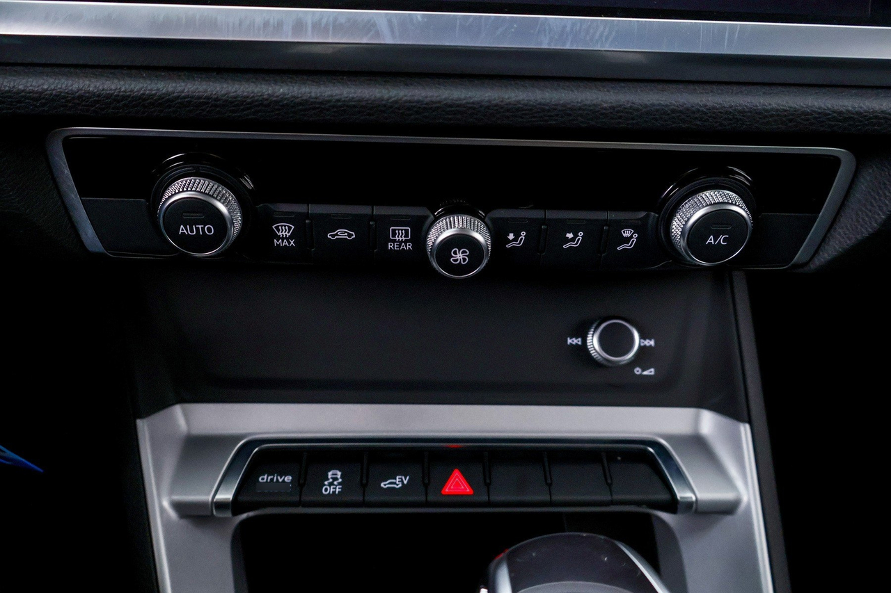 Audi Q3 — photo 25