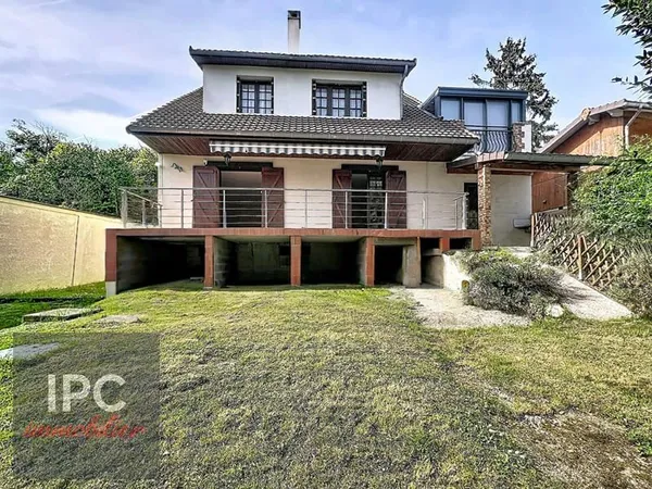 Maison 8 pièce(s) , 4 Chambres 147 m2, 820m² de terain
