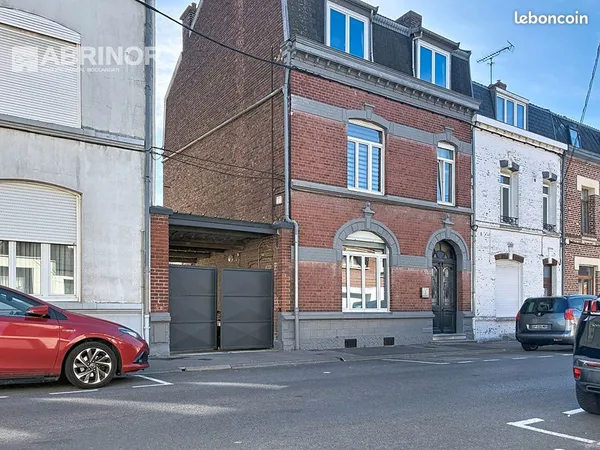 Maison 10 pièces 250 m²