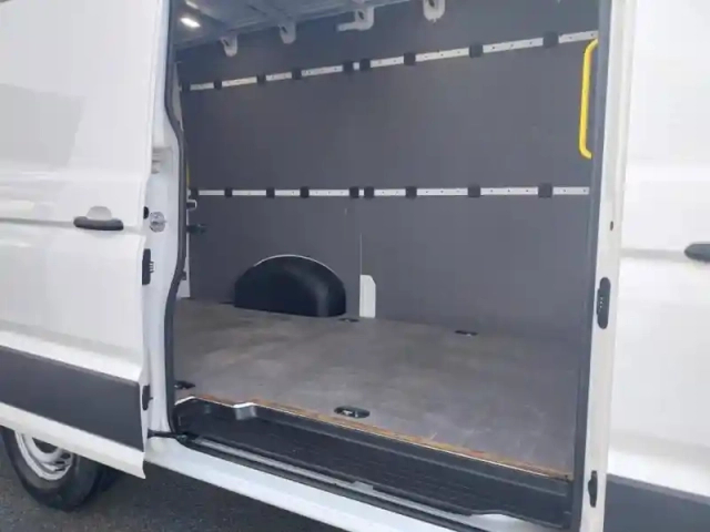 Volkswagen Crafter fg 35 l3h3 2.0 tdi 140ch business traction — photo 10