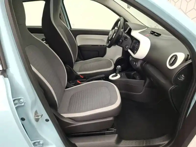 Renault Twingo iii e-tech — photo 23
