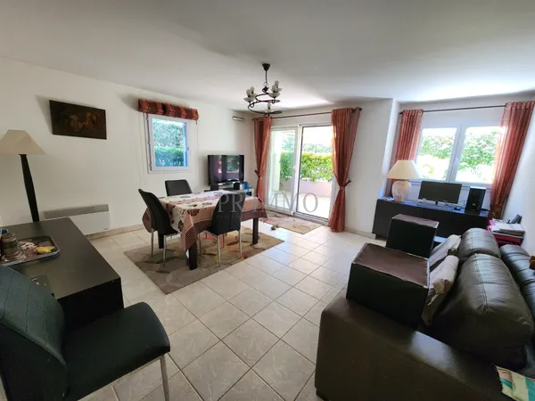 ST RAPHAEL Proche du vieux Port - T2 52m2 en RDJardin