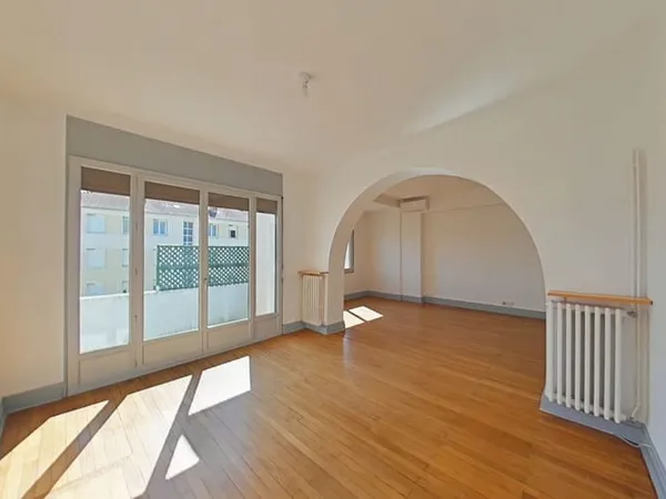 Appartement 2 pièces 81 m²