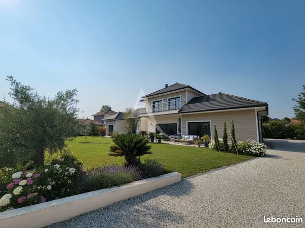 Maison 7 pièces 195 m²