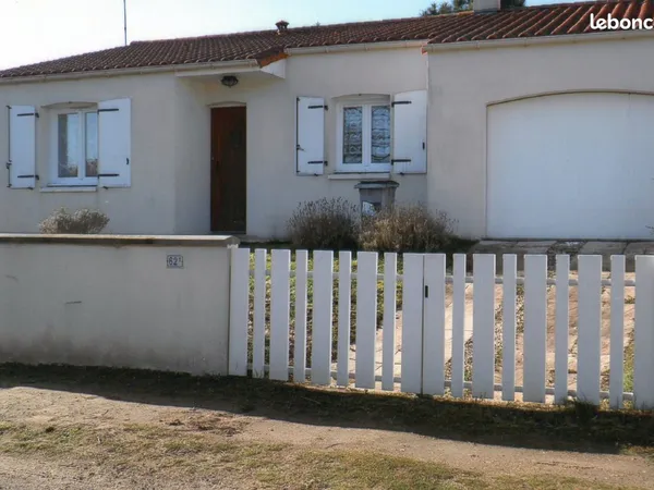 Location a l année