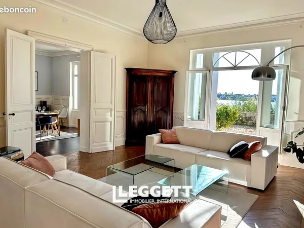 Maison 10 pièces 300 m²