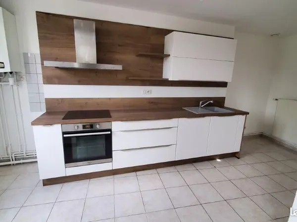 Appartement F5 lumineux de 116 m² proche centre-ville gare écoles - cuisine équipée lave-vaisselle -