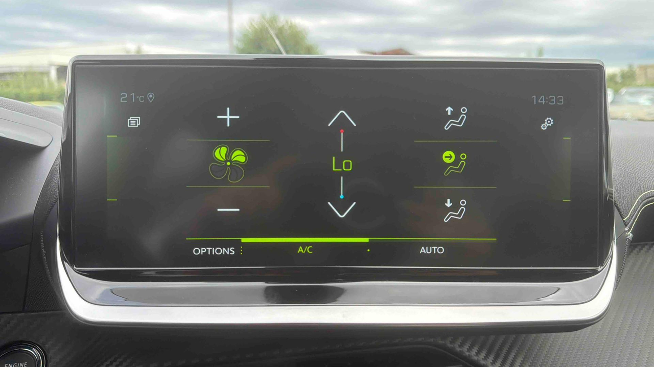 Peugeot 208 PureTech 100 S&amp;S EAT8 — photo 30