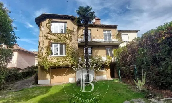 Maison 9 pièces 230 m²