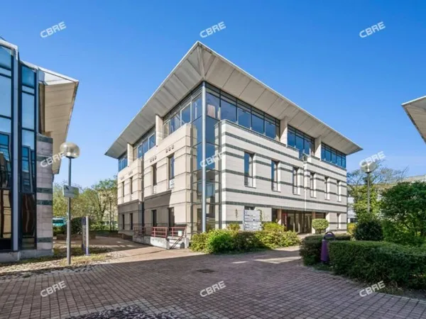 Bureau 183 m²