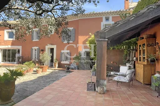 Propriété 6 pièces 172 m²