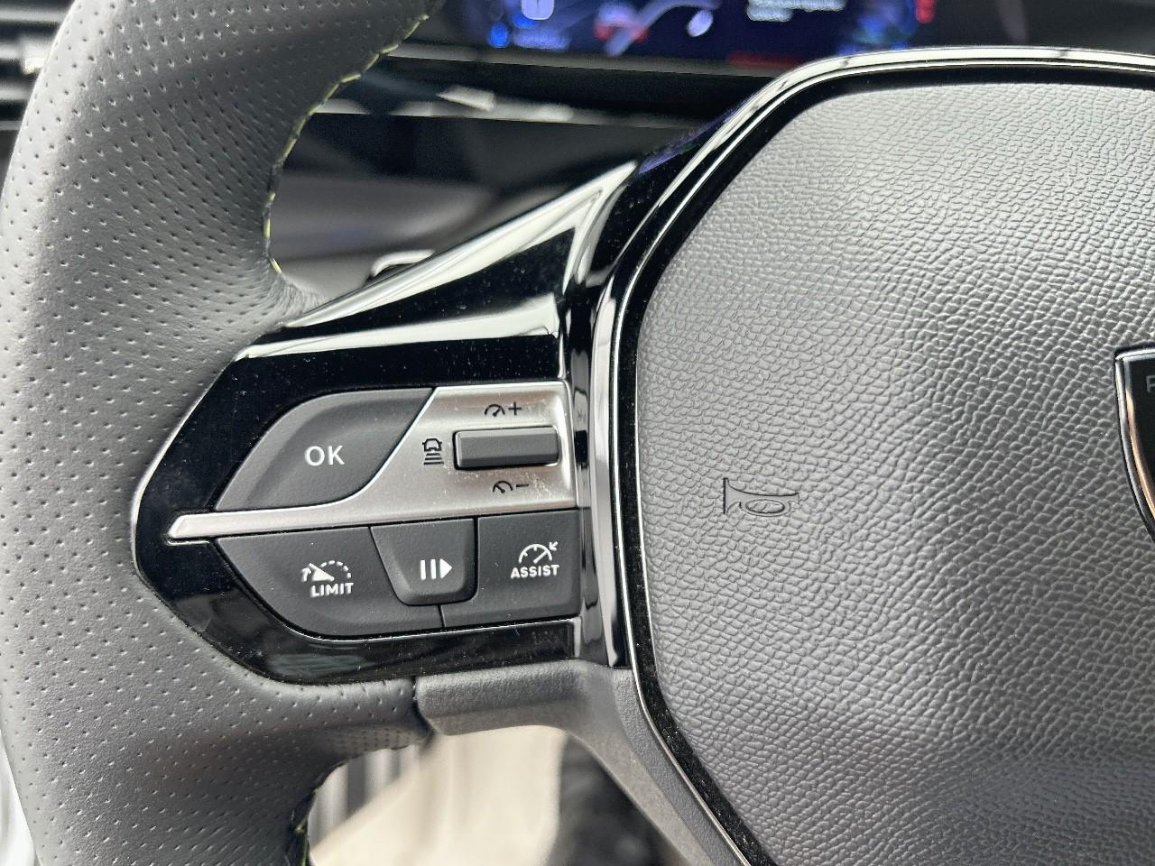 Peugeot 308 hybrid 136 e-dcs6 gt — photo 23