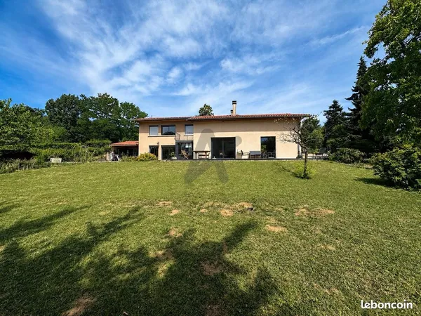 Maison 7 pièces 205 m²