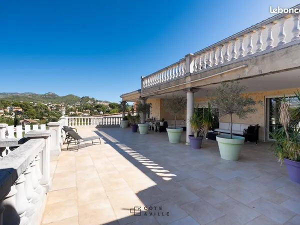 Propriété 5 pièces 330 m²