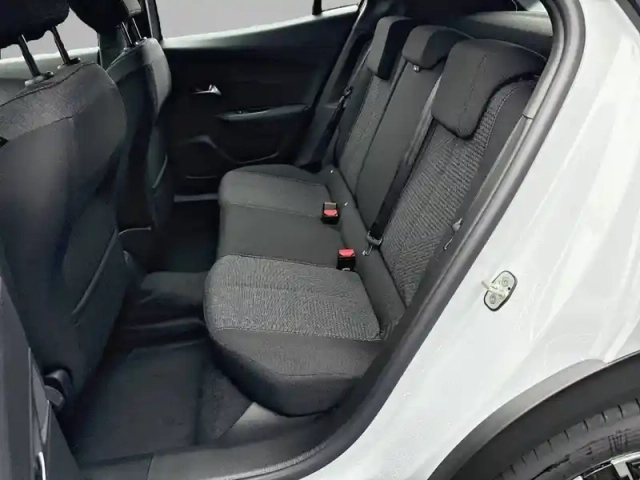 Peugeot 2008 hybrid 145 e-dcs6 — photo 12