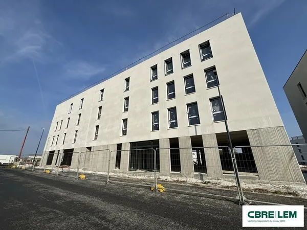 Local commercial 255 m²