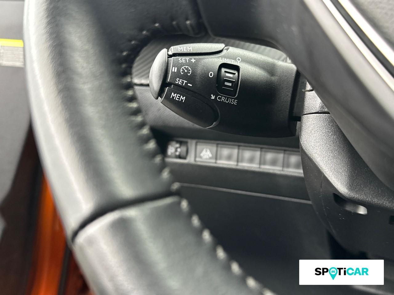Peugeot 2008 1.2 puretech 100ch s&s allure pack — photo 17