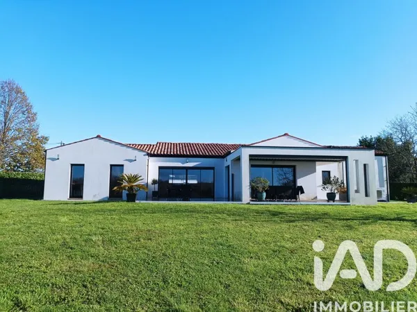 Maison 7 pièces 230 m²