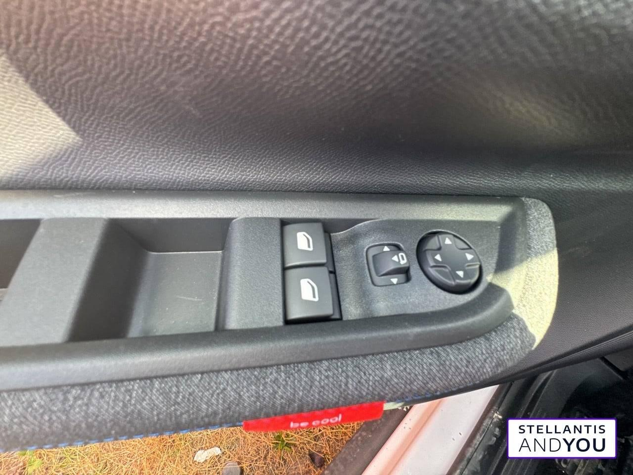 Citroën C3 hybride 110 ch automatique plus — photo 12