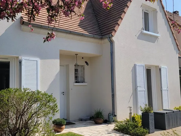 Maison individuelle 7 pièces 150m² (180m² au sol) - Terrain 680m² sans vis-à-vis