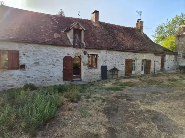Longère avec terrain libre de plus de 3 ha