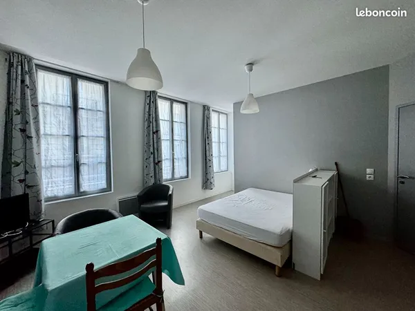 Studio 1 pièce 27 m²