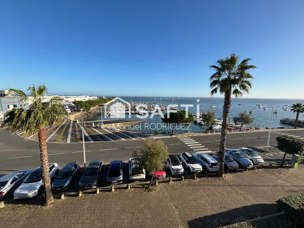 L'ÉLÉGANCE D'UN PIED-À-TERRE FACE AU PORT DE L'AIGUILLON