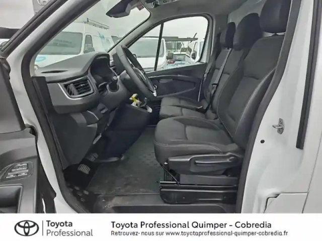 Renault Trafic fg l2h1 3t 2.0 blue dci 130ch confort — photo 12
