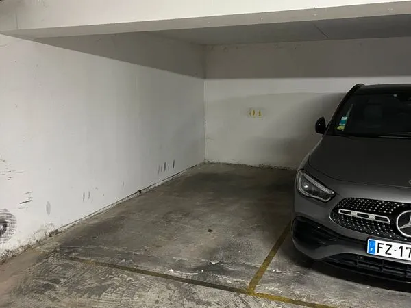Parking à louer 36 rue Liandier - Petit véhicule