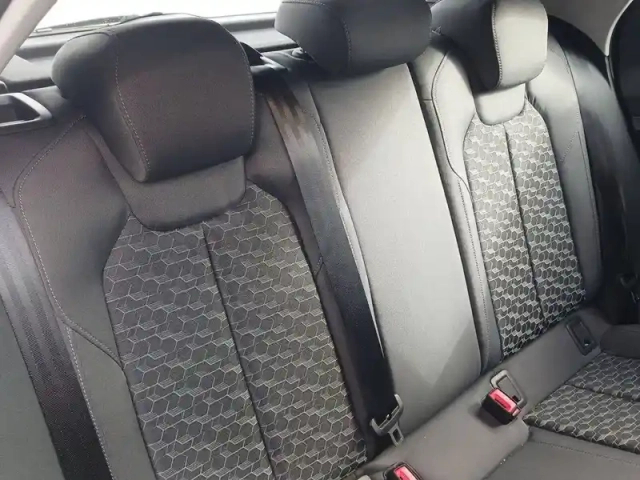 Audi A1 sportback 25 tfsi 95 ch s tronic 7 — photo 10
