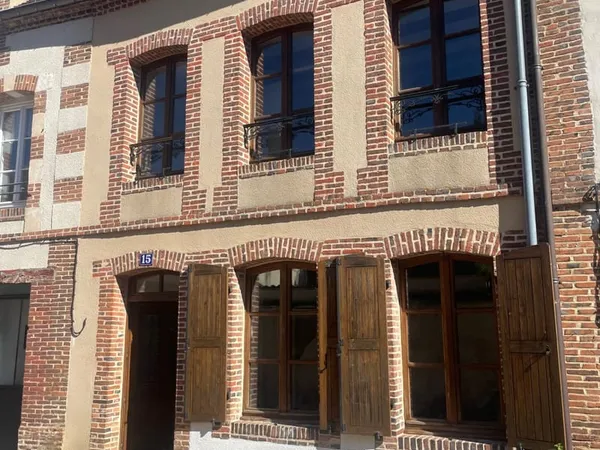 Longny les village, proche centre ville, maison de ville rén