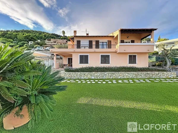 Maison Roquebrune Cap Martin 6 pièce(s) 167.12 m2