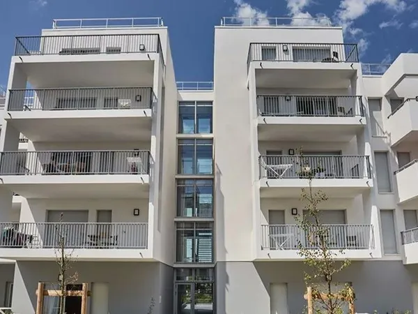 Nouvelle résidence neuve dans le quartier résidentiel du Parc