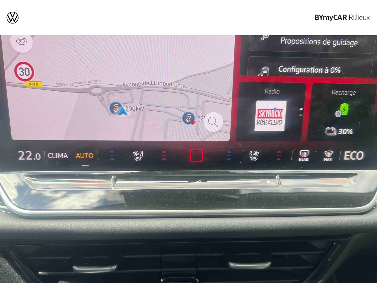 Volkswagen Passat 1.5 eHybrid 204 DSG6 — photo 17