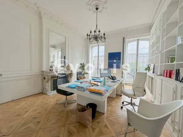 Bureaux 137 m²