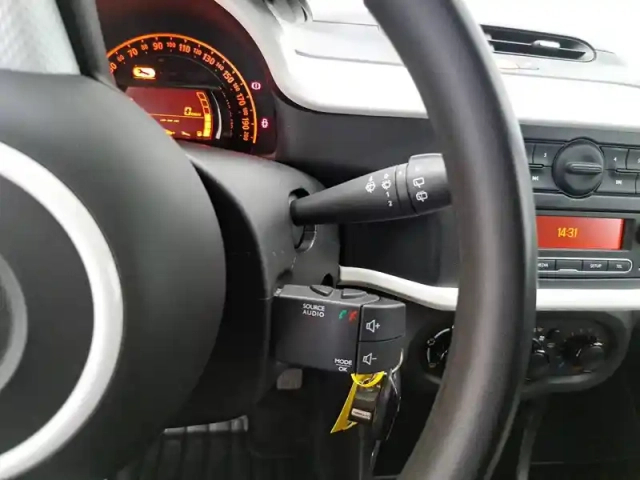 Renault Twingo iii sce 65 - 20 — photo 28